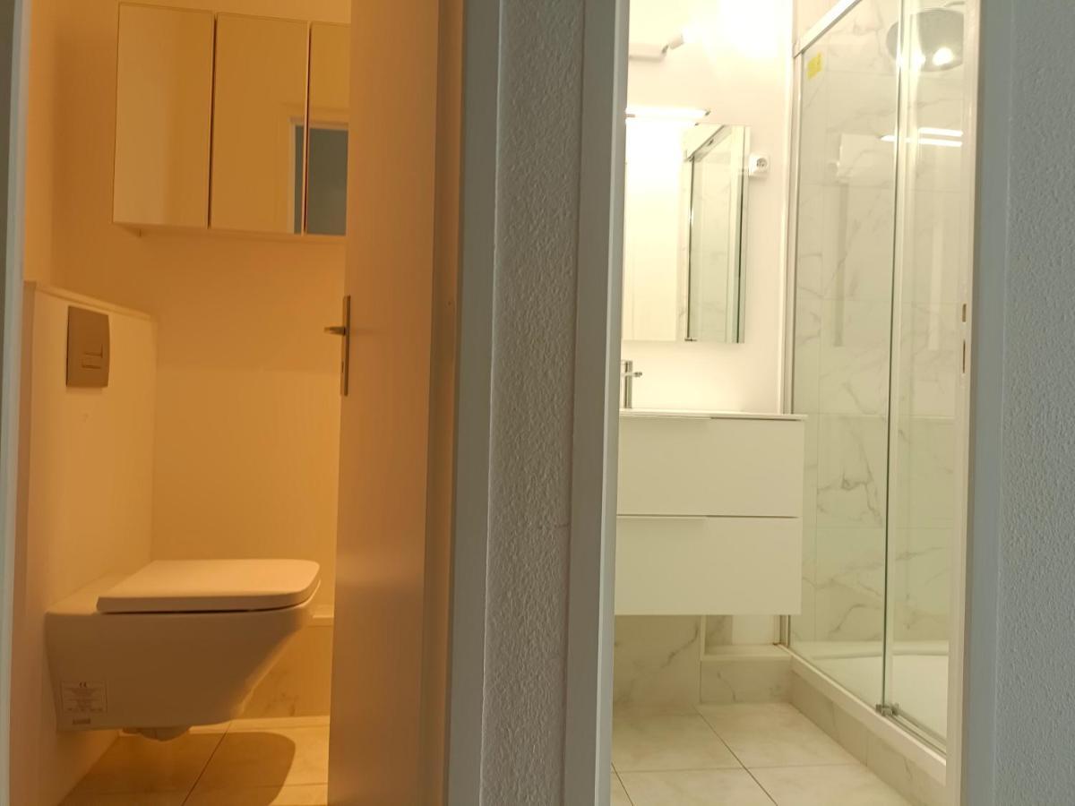 Douka T2 Wifi Clim Piscine En Saison - Centre Proche Plage-port - Motte