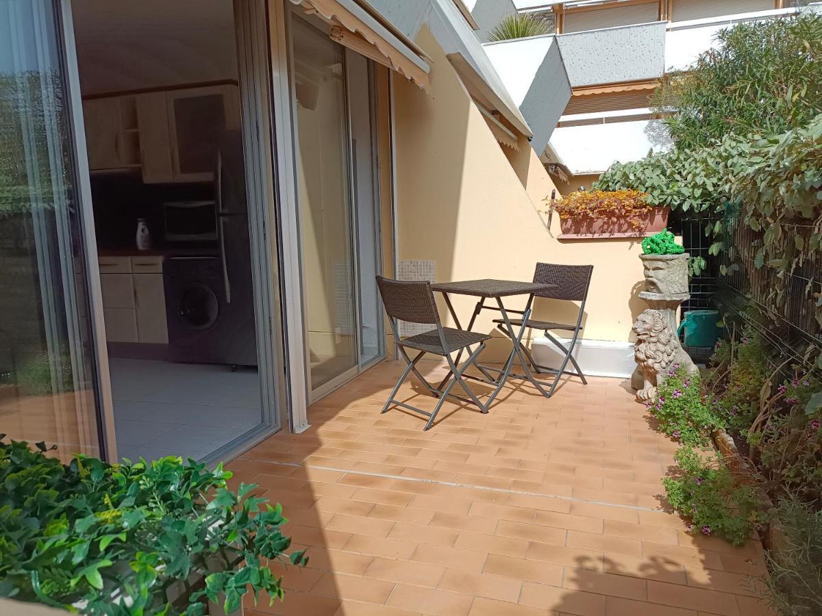 Douka T2 Wifi Clim Piscine En Saison - Centre Proche Plage-port - Motte Apartment *